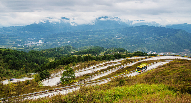 秋染盘山路