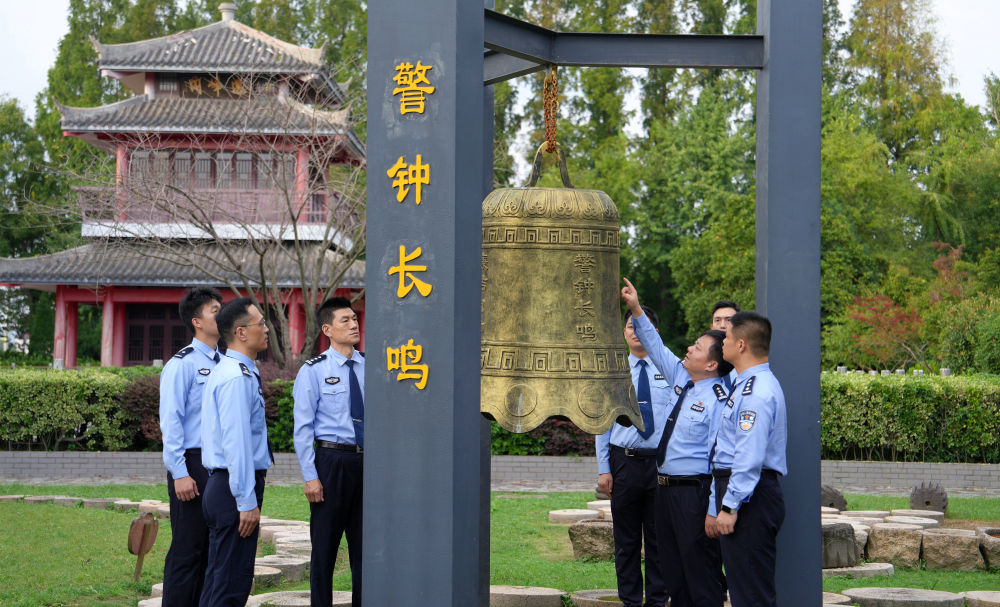  探寻“中国之治”的成功密码——新时代全面从严治党为世界政党建设带来深刻启迪